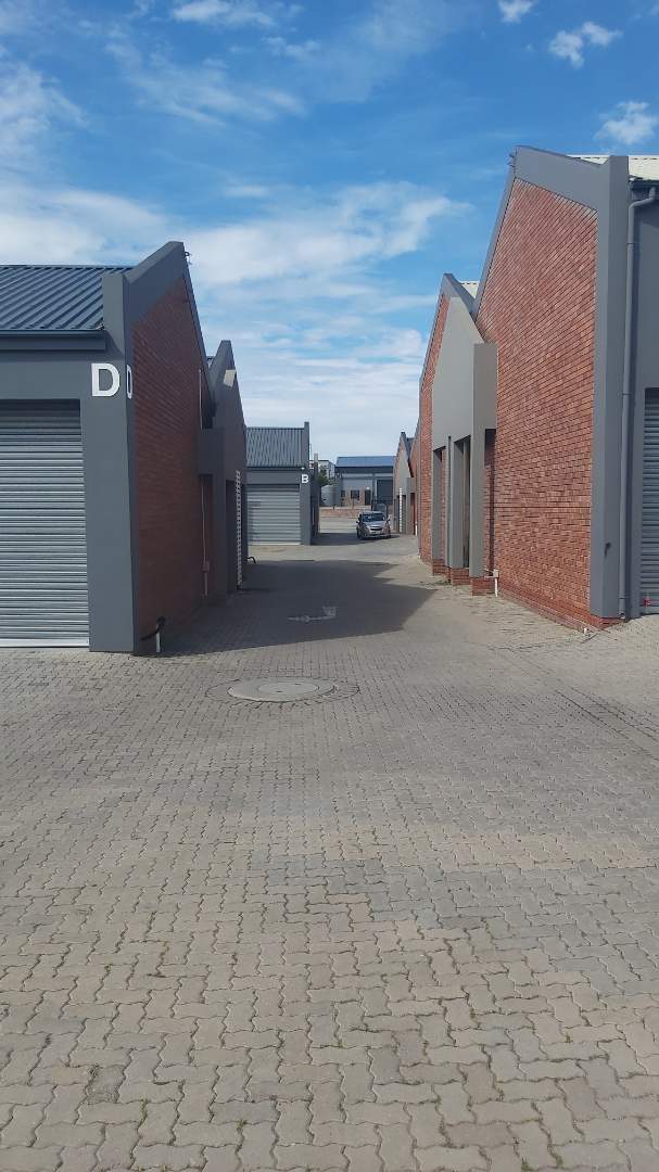 To Let commercial Property for Rent in Overbaakens Eastern Cape